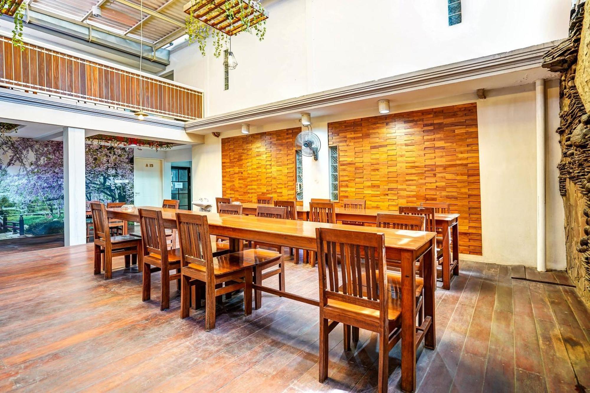 Capital O 90888 Bintang Diponggo Residence Surabaya Luaran gambar